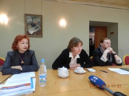 Ирина Скупова, Светлана Жданова и Мария Скрябина - за профессиональную журналистику.