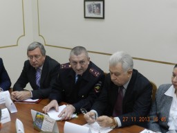 От ГУ МВД по самарской области выступил Н.М. Рудаков (в центре).