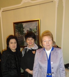Татьяна Марголина (в центре) спросила о судьбе Гражданского Форума "Пилорама"