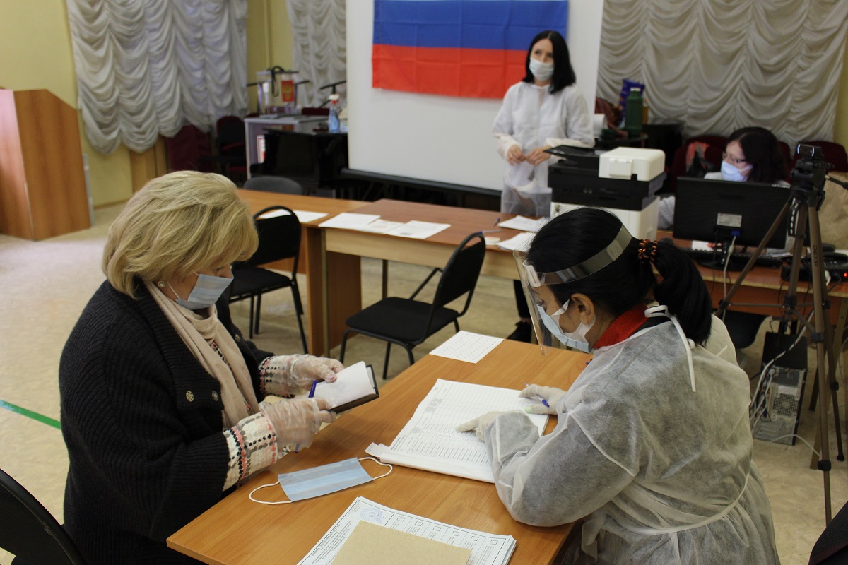 Ольга Дмитриевна Гальцова приняла участие в досрочном голосовании на муниципальных выборах депутатов