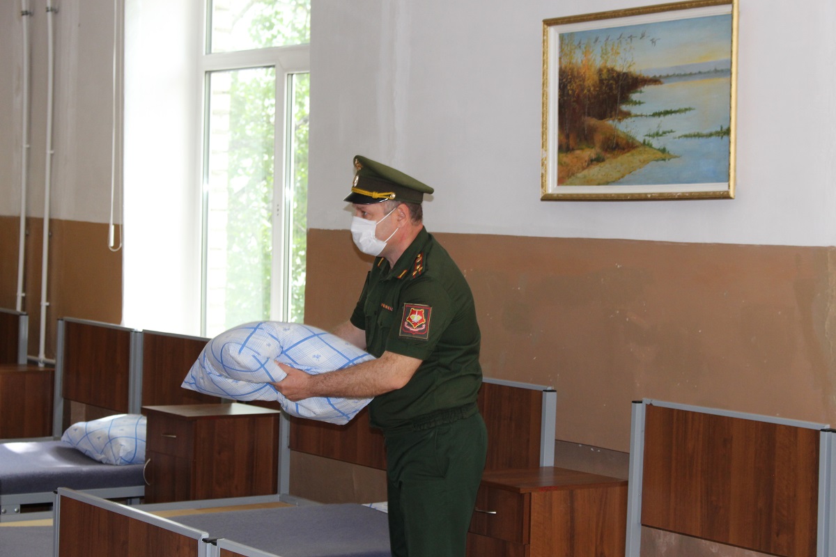 В рамках сотрудничества с военным комиссаром региона консультант аппарата Уполномоченного посетил сборный пункт в Сызрани. 