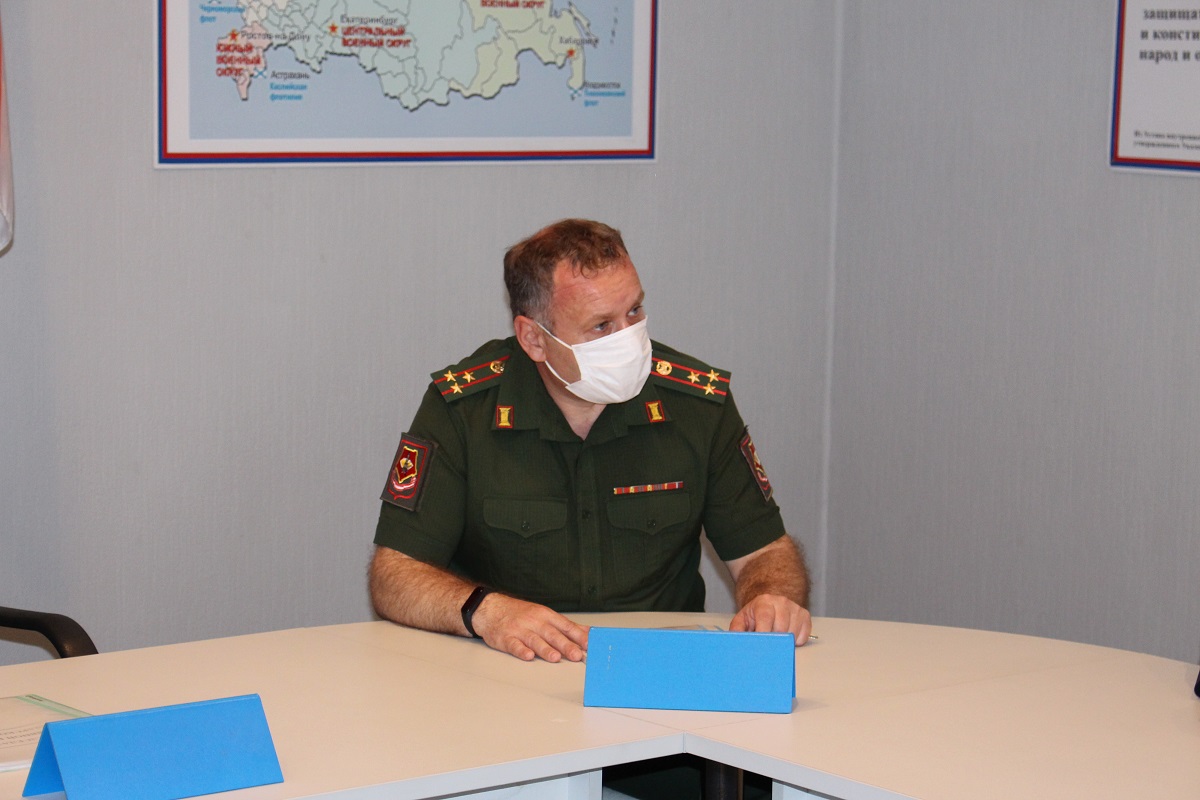 Начальник сборного пункта военного комиссариата Самарской области полковник Михаил Александрович Величко