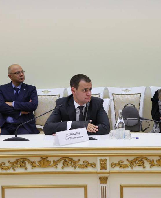 Губернатор Самарской области Дмитрий Игоревич Азаров встретился с членами Общественного штаба по независимому наблюдению за выборами