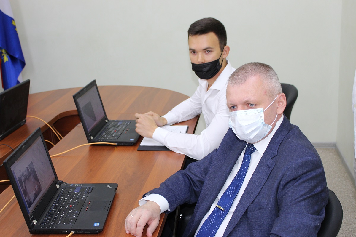 Участники Центра Общественного наблюдения, организованного в приемной граждан Уполномоченного по правам человека в Самарской области 