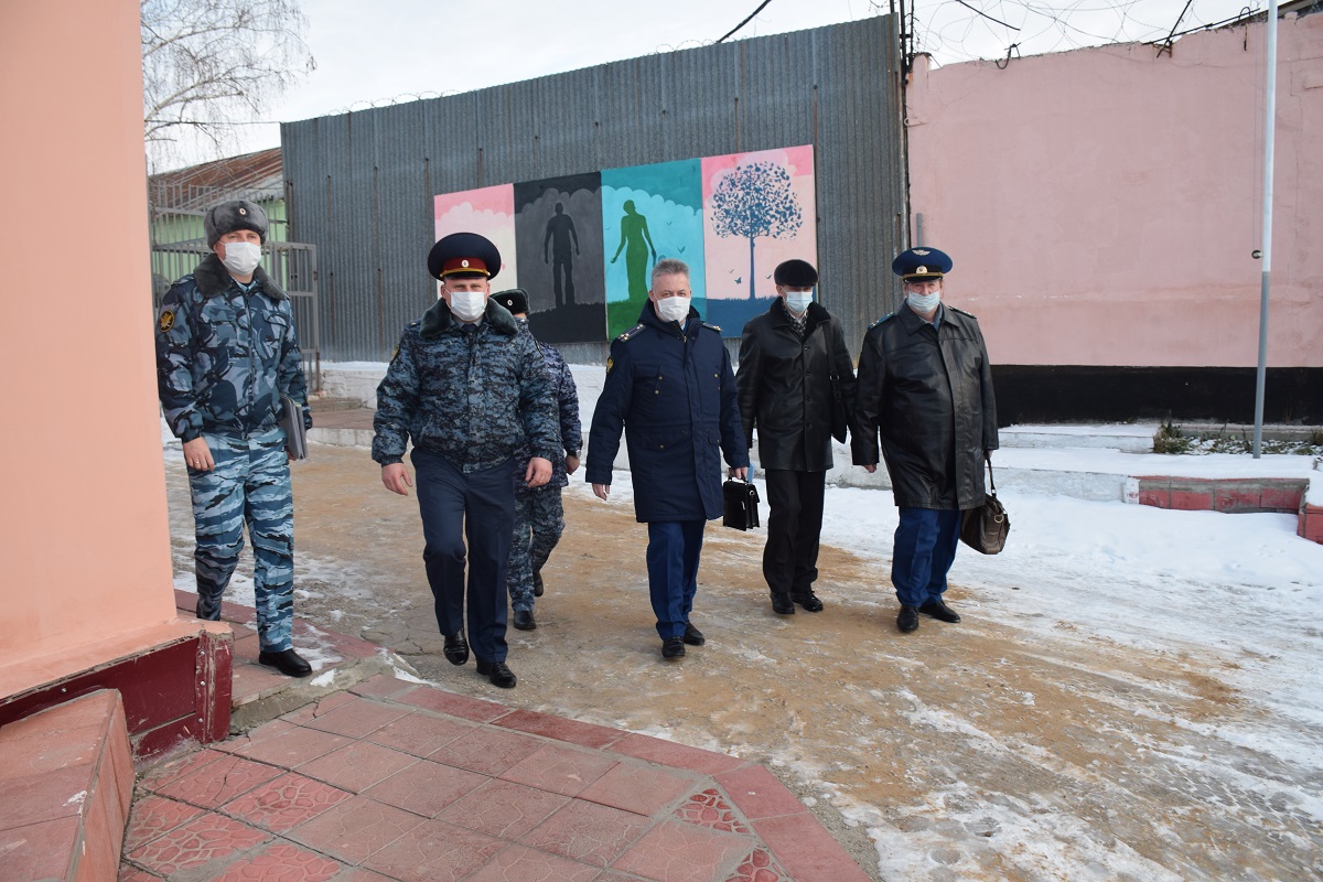 Консультант аппарата Уполномоченного совместно с руководством прокуратуры области и Управления ФСИН России по Самарской области провел прием по личным вопросам осужденных в исправительном учреждении