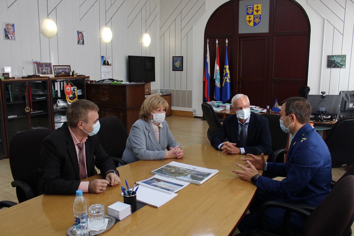 Состоялась встреча Уполномоченного по правам человека в Самарской области Ольги Гальцовой и главы городского округа Тольятти Николая Ренца