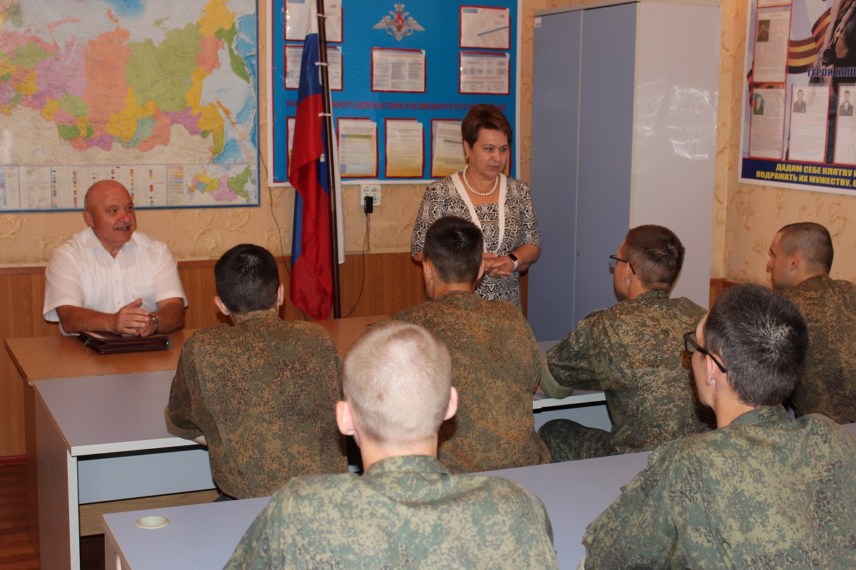 Посещение военного городка в поселке Мирный Красноярского района