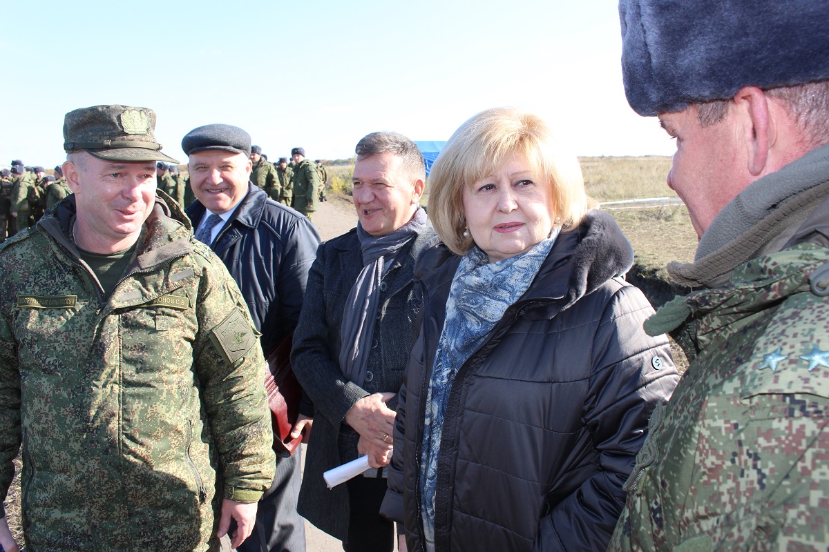 Уполномоченный по правам человека Ольга Гальцова встретилась с военнослужащими, призванными в рамках частичной мобилизации, которые проходят подготовку на военном полигоне в городском поселении Рощинский Волжского района Самарской области