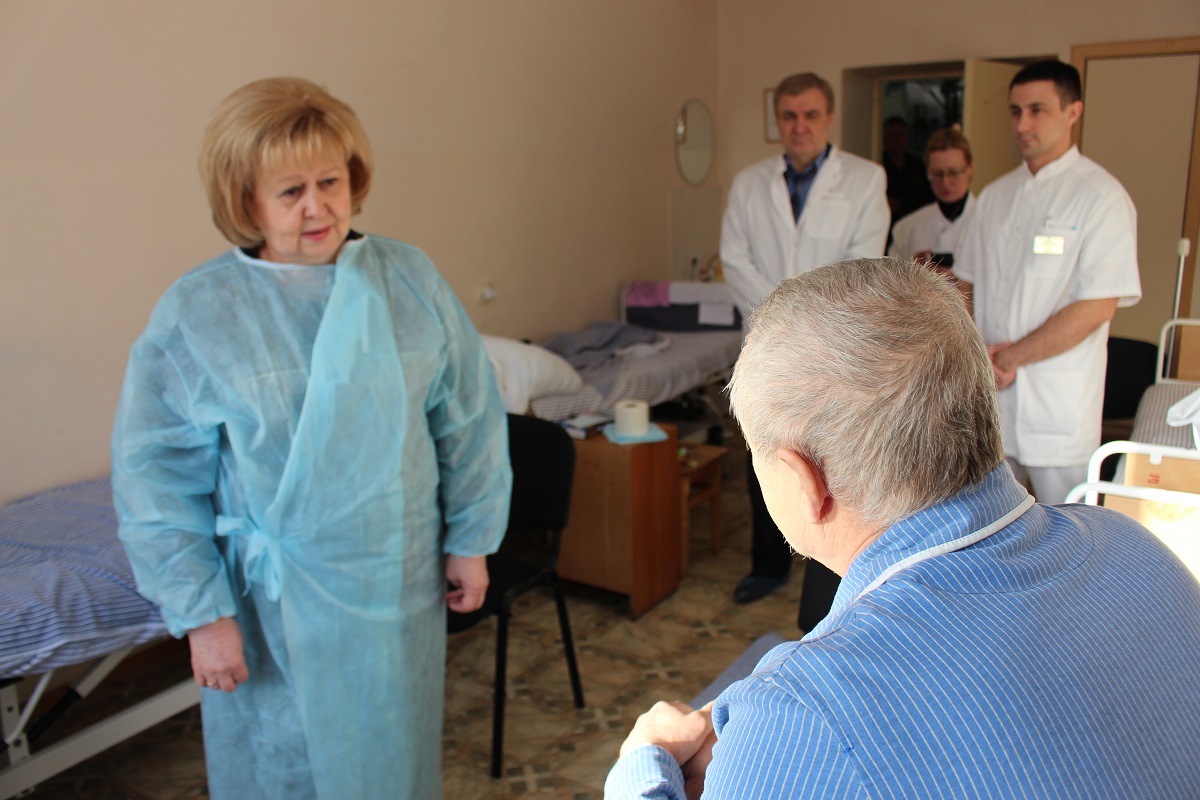 Уполномоченный по правам человека в Самарской области Ольга Гальцова навестила военнослужащих, проходящих лечение в госпитале Министерства обороны в Самаре.