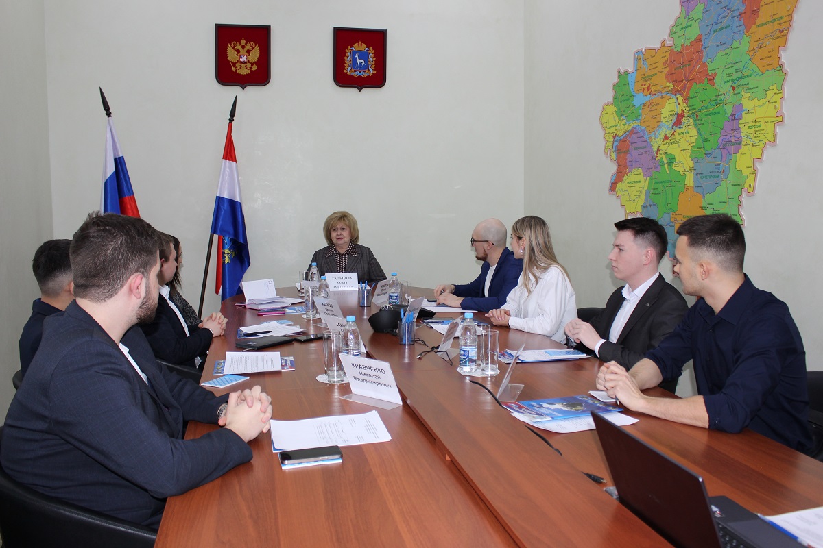 Состоялась встреча Ольги Гальцовой, Уполномоченного по правам человека в Самарской области с членами Молодежного общественного совета.